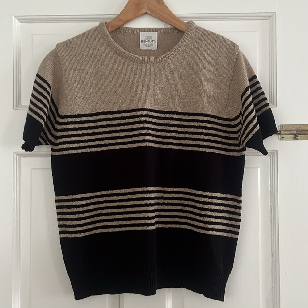 Vintage Black and Beige Striped Short-Sleeve Sweater (Size Small)